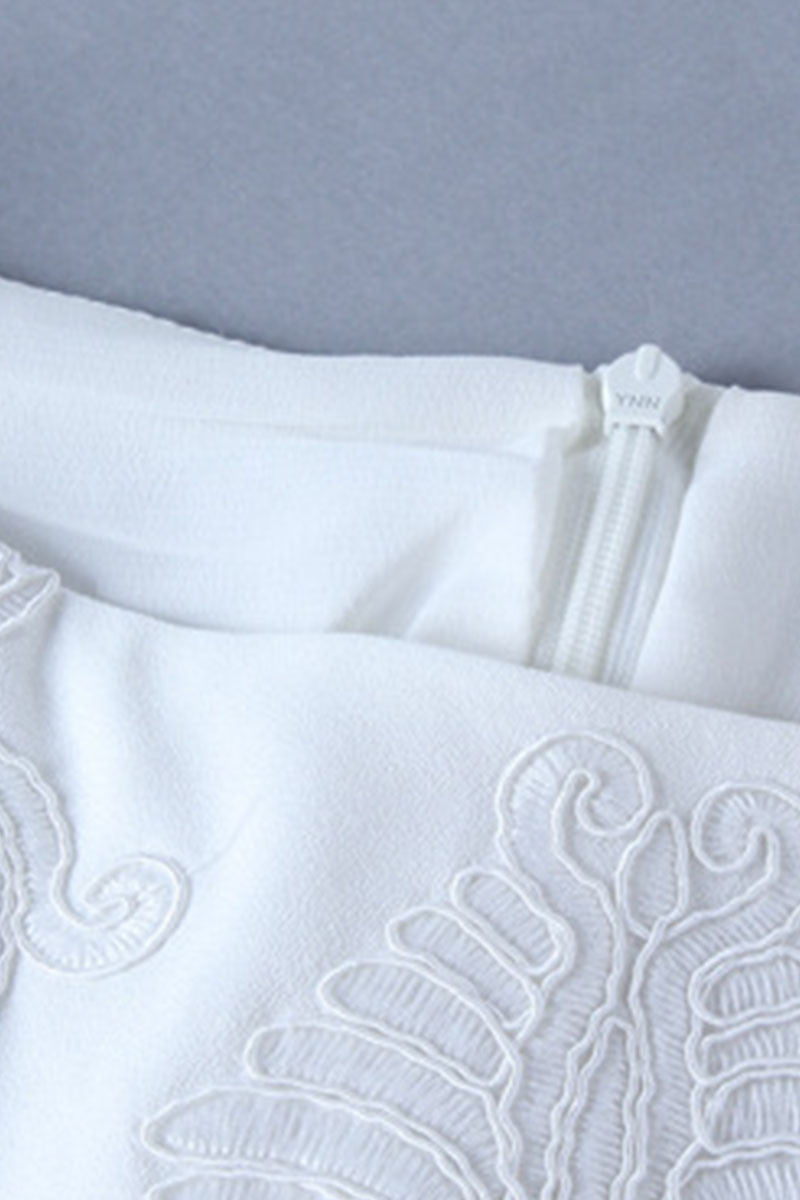Round Collar Embriodery Short Sleeve Slim Dress
