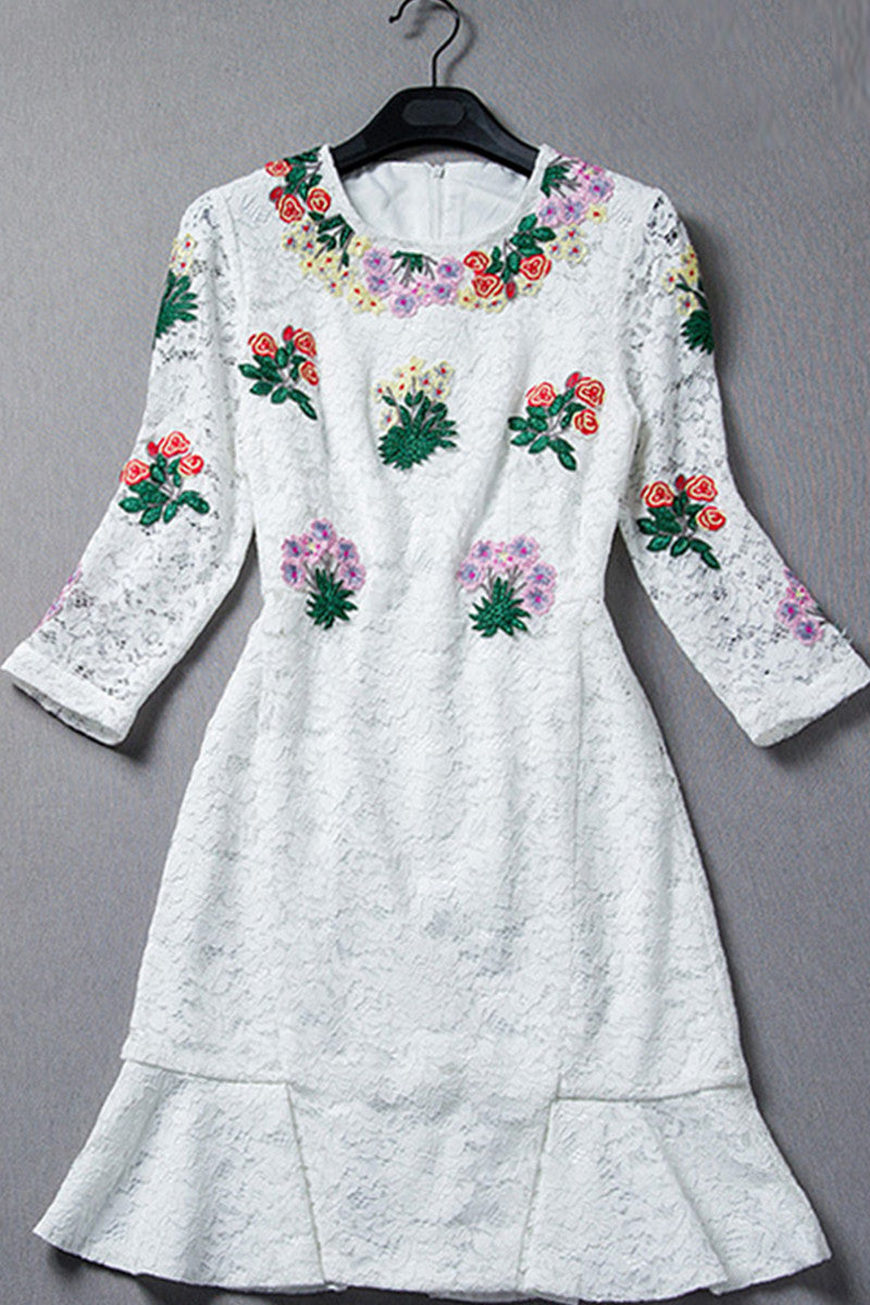 Round Collar Lace Embroidery Slim And Fit Wrap Flare Hem Dress