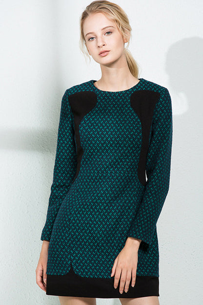 Show Thin Cutting Little Dress