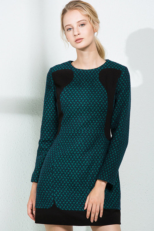 Show Thin Cutting Little Dress