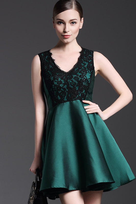 V Neck Lace Applique Top Runched Pleat Dress