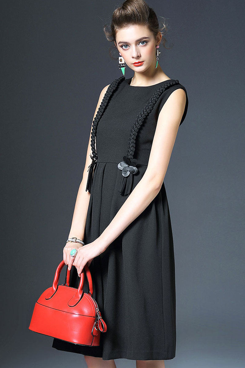 Round Collar Hemp Flowers Applique Pleated Dress