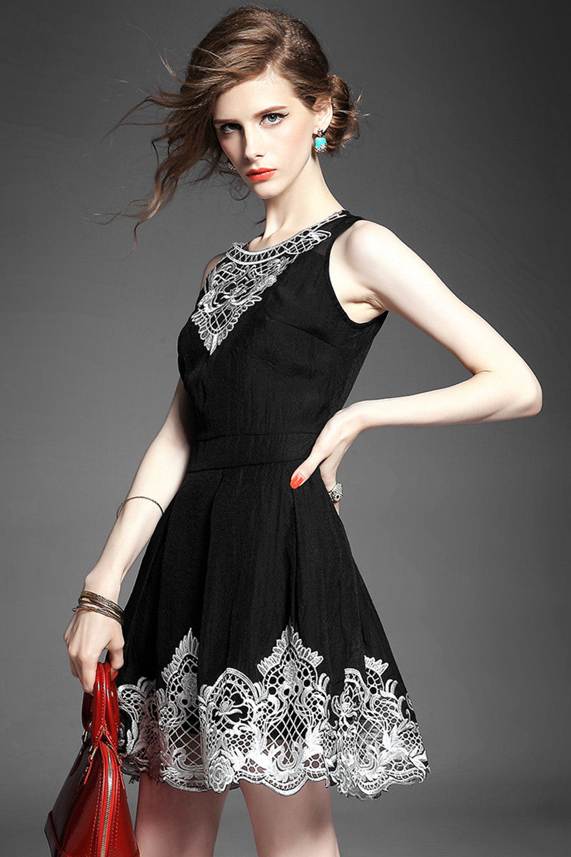 Sleeveless Flared Dress With Morocco Emborider
