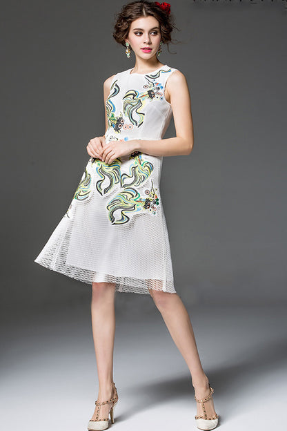 ELEGANT ROUND NECK DRAGON EMBROIDERY SLEEVELESS SLIM DRESS