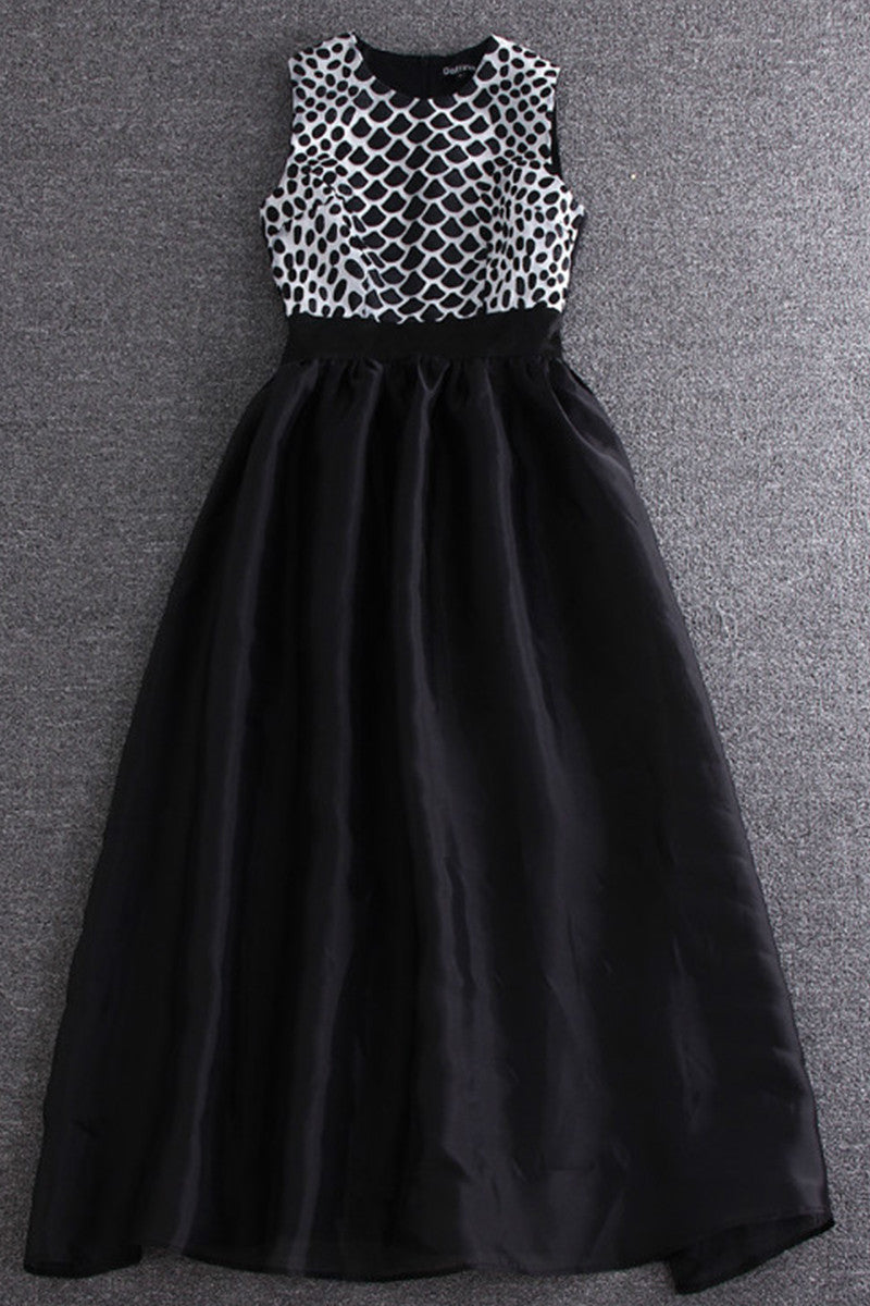 Scalloped Jacquard  Maxi Dress