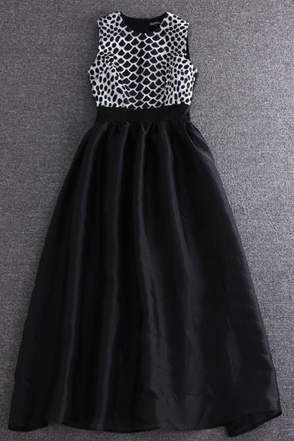 Scalloped Jacquard  Maxi Dress