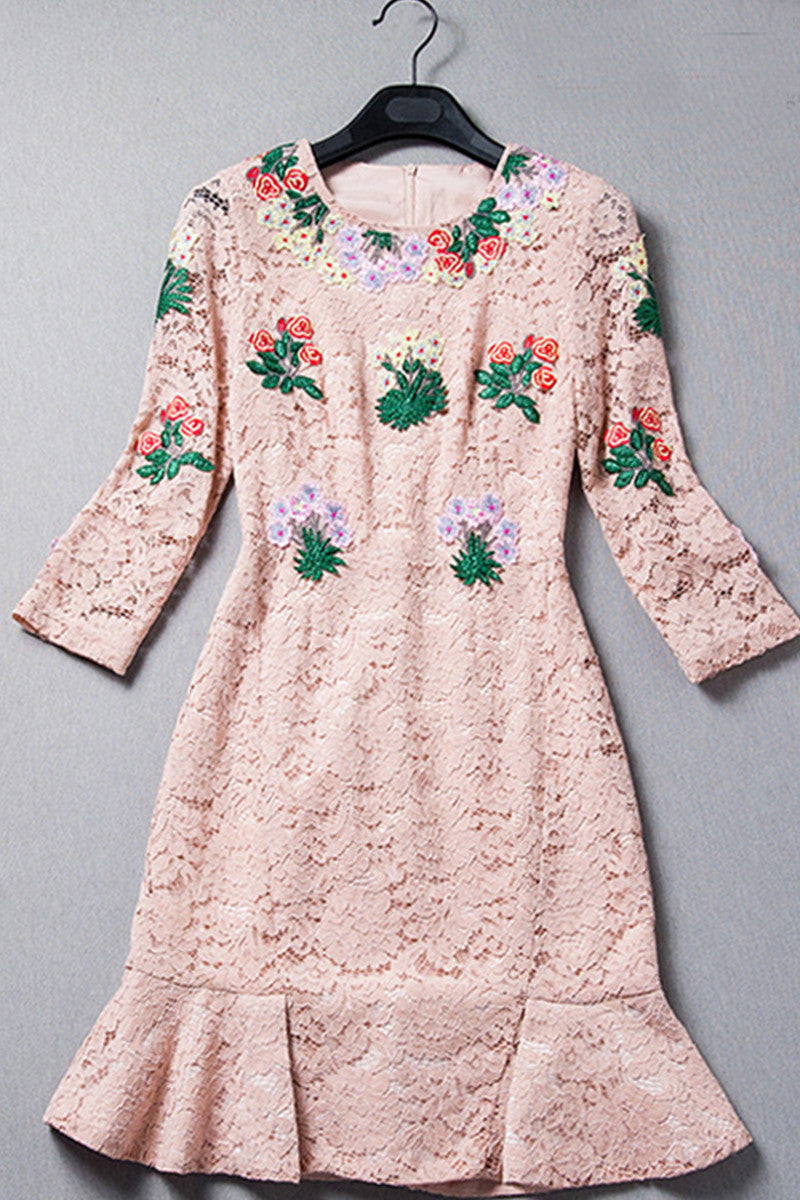 Round Collar Lace Embroidery Slim And Fit Wrap Flare Hem Dress