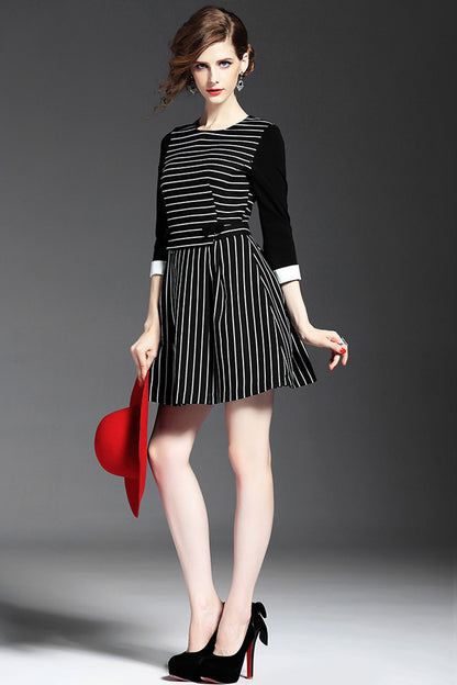 WOMEN'S ELEGANT A-LINE HALF SLEEVE ROUND NECK DRESS