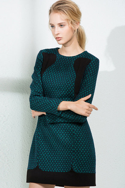 Show Thin Cutting Little Dress