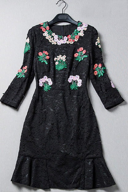 Round Collar Lace Embroidery Slim And Fit Wrap Flare Hem Dress