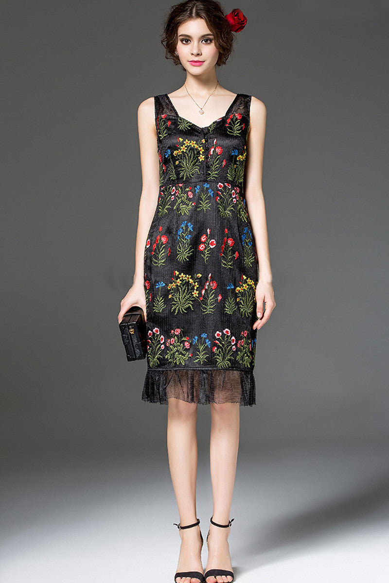 SLIM SLEEVELESS SWEETHEART NECK CHINESE EMBROIDERY MIDI DRESS