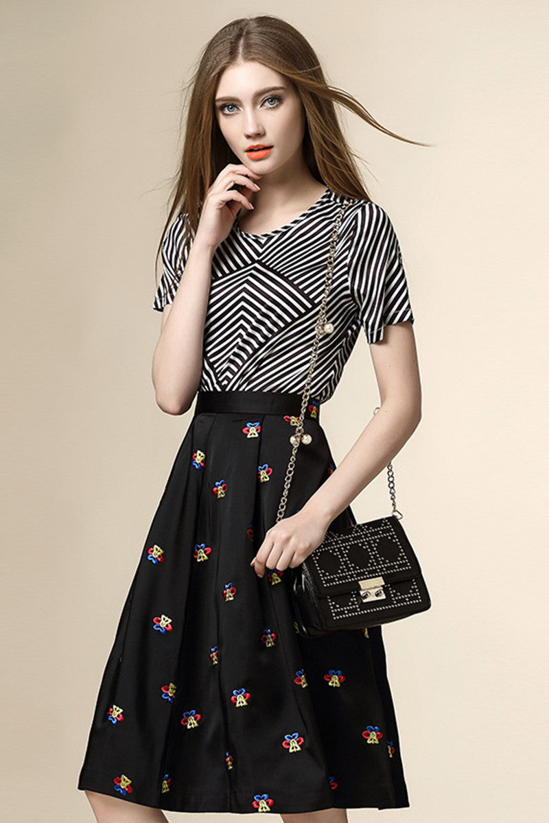 Special Cutting Stripe Tops With Little Floral Emboridered Skirt