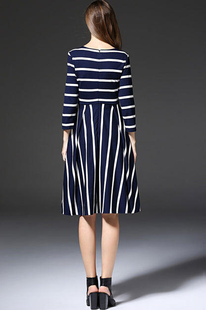 WOMEN'S GRACE STRIPE 3/4 SLEEVE ROUND NECK MIDI COCKTAIL MIDI DRESS
