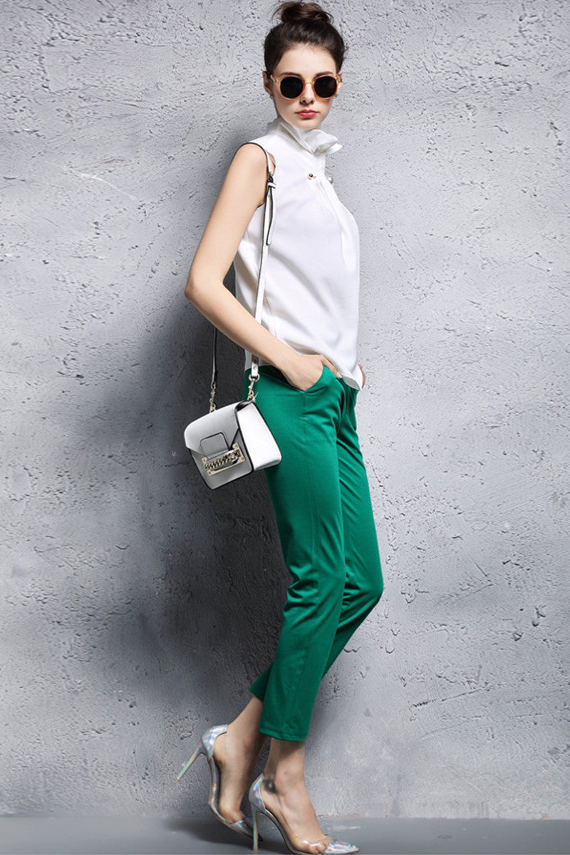 Pleated Mock Neck With Pearl Brooch Decoration Sleeveless Tops