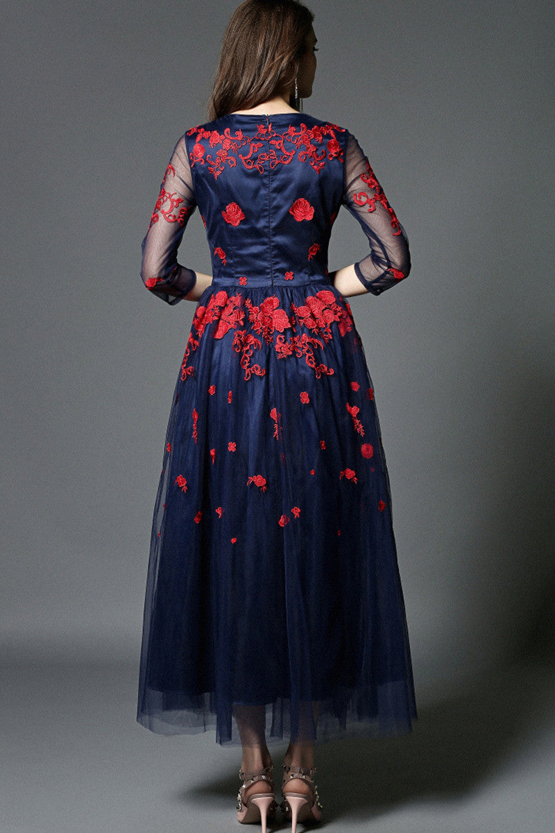 Round Collar Floral Embroidery Applique Tulle Overlay Pleated Dress