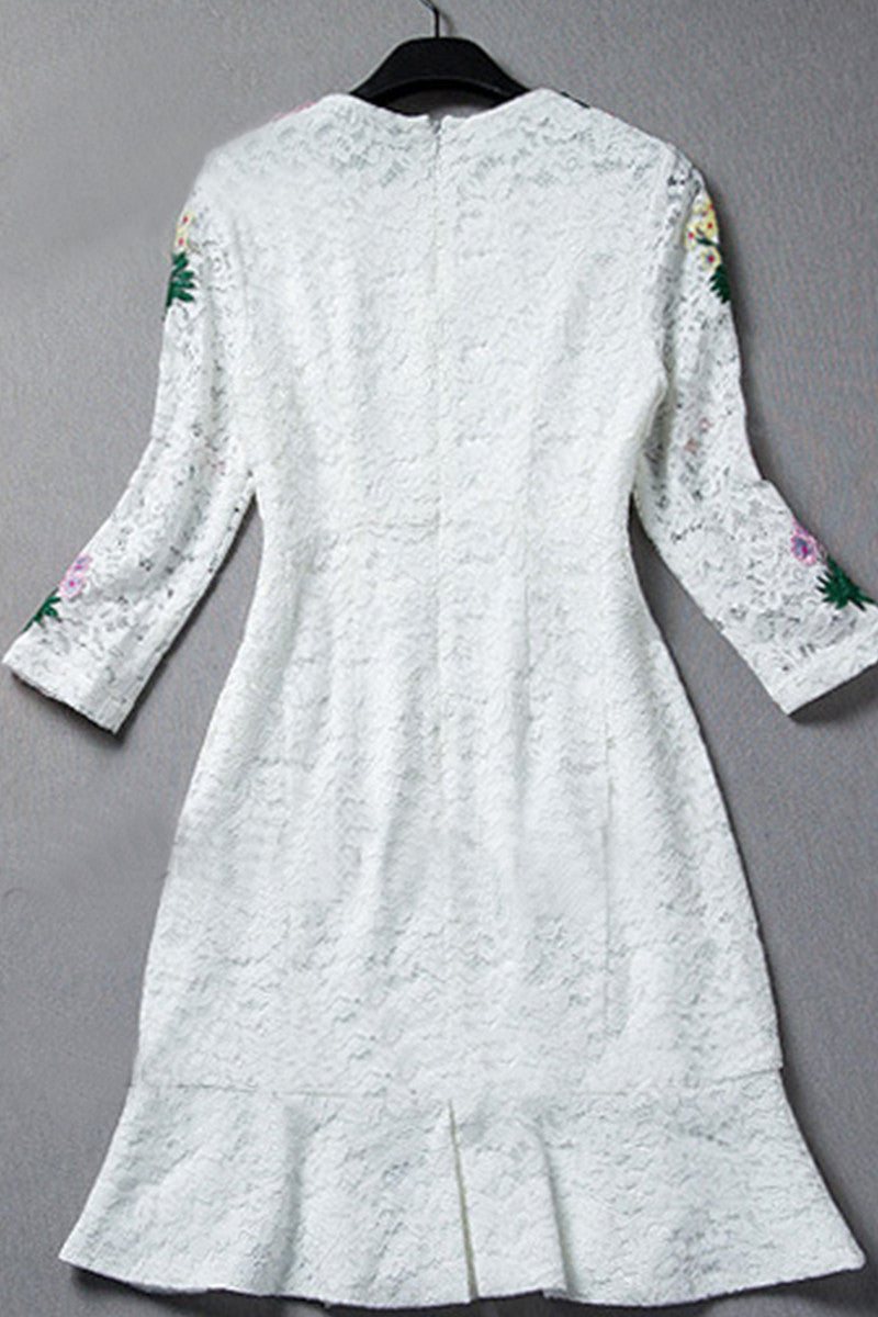 Round Collar Lace Embroidery Slim And Fit Wrap Flare Hem Dress