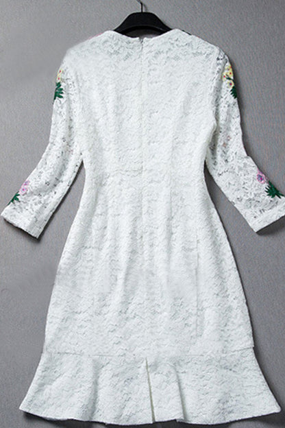 Round Collar Lace Embroidery Slim And Fit Wrap Flare Hem Dress
