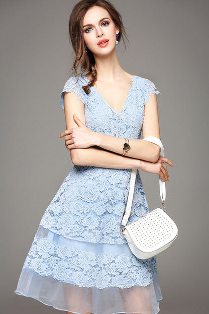V Neck Lace Applique Mesh Patch Runched Pleat Dress